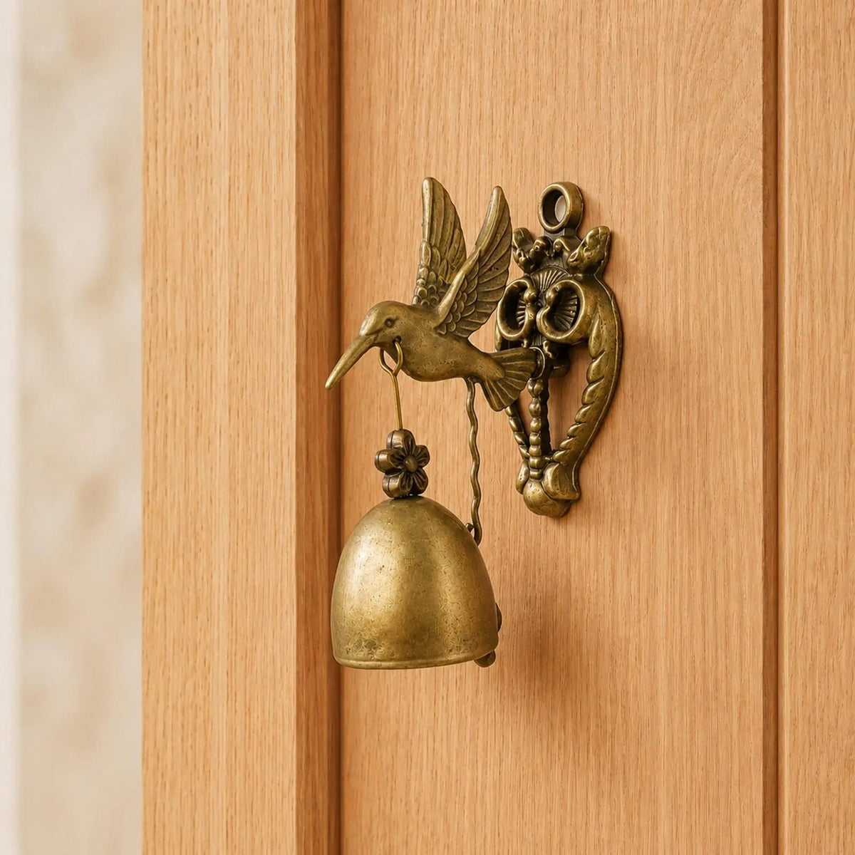 🔔 Vintage Hummingbird Metal Doorbell — Charming Bird Detail for Your Porch & Entryway 🐦