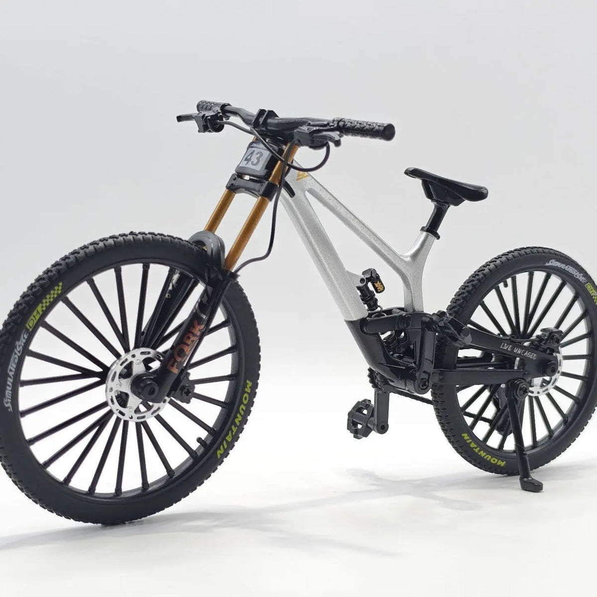🚵 Mini Mountain Bike Model — Realistic Zinc Alloy Desk Décor in 3 Colors 🎁